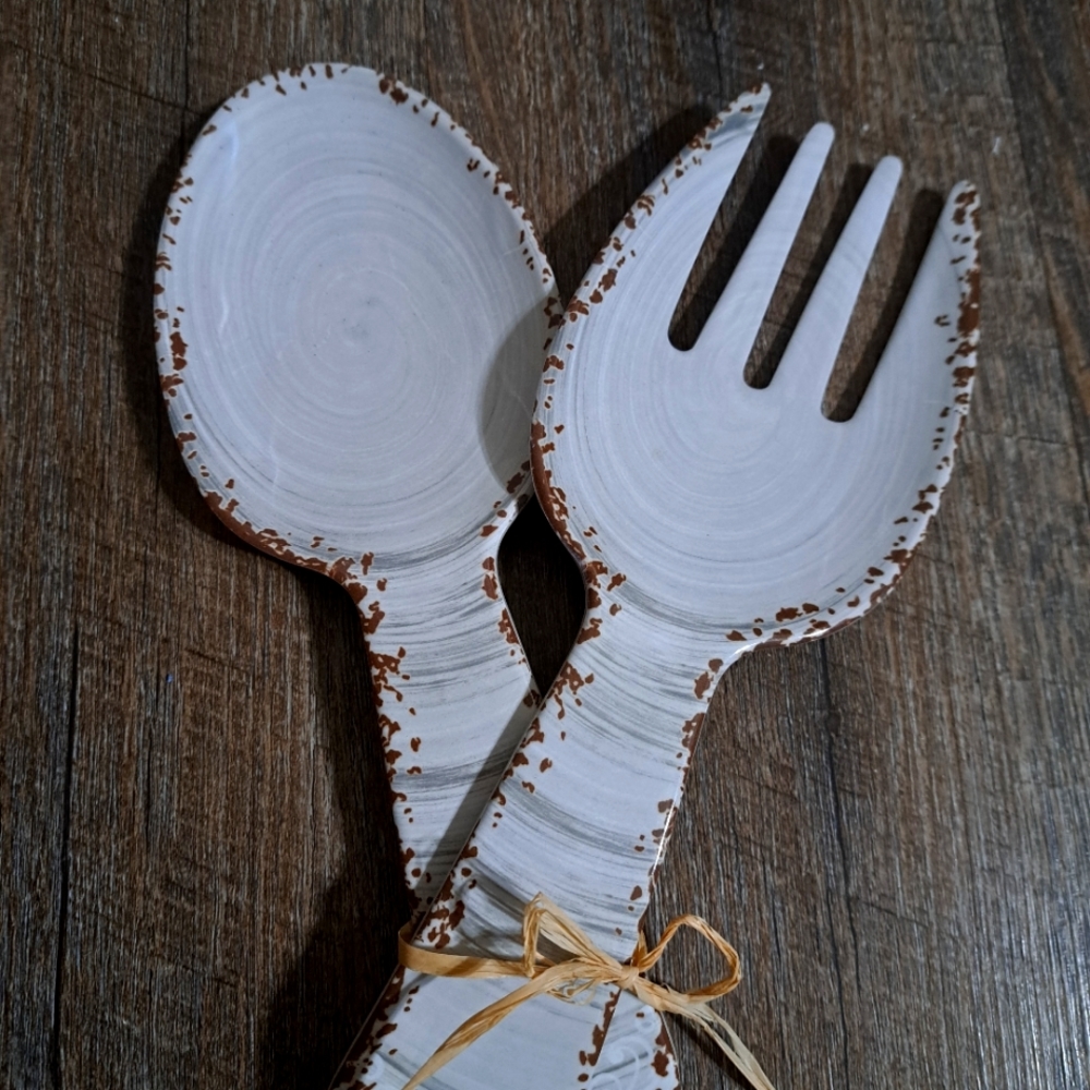 CYNTHIA ROWLEY SALAD SET IN WHITE CRACKLE
